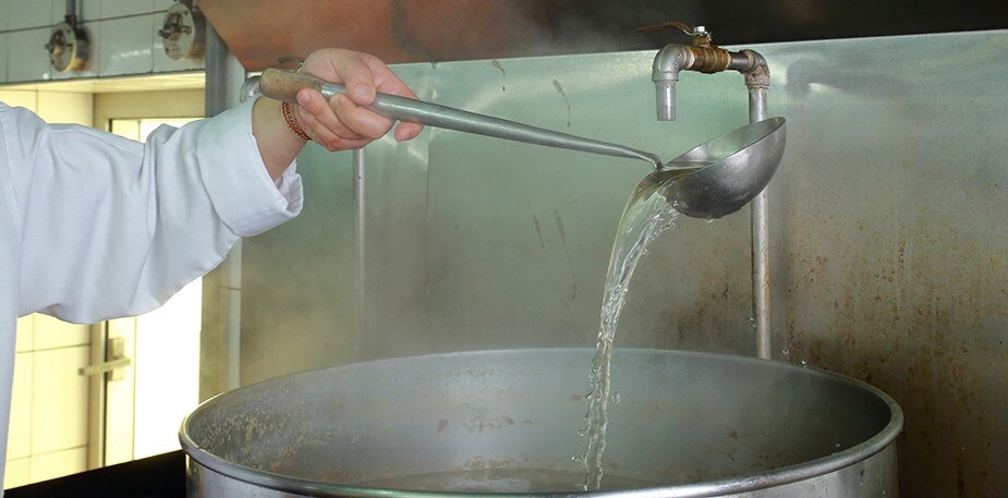 解決2大高湯調製痛點，協助穩定上湯、二湯品質，降低餐廳食材成本 - 大直典華宴會廳黃世男主廚